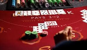 Capsa Susun card arrangement interface on bonus casino mobile screen